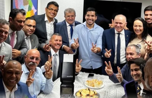 PL oficializa apoio a Ciro Gomes durante o Café da Oposição.