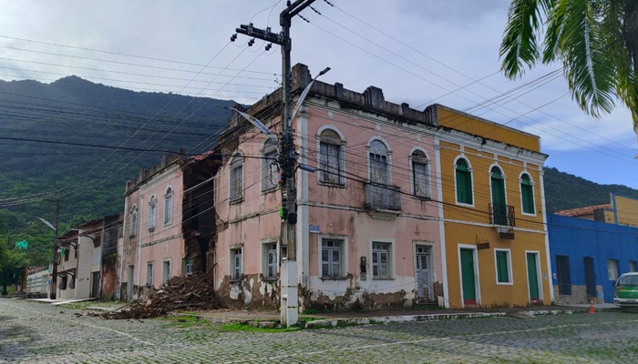 MPCE ajuíza Ação Civil Pública para impedir demolição do Casarão de Pacatuba