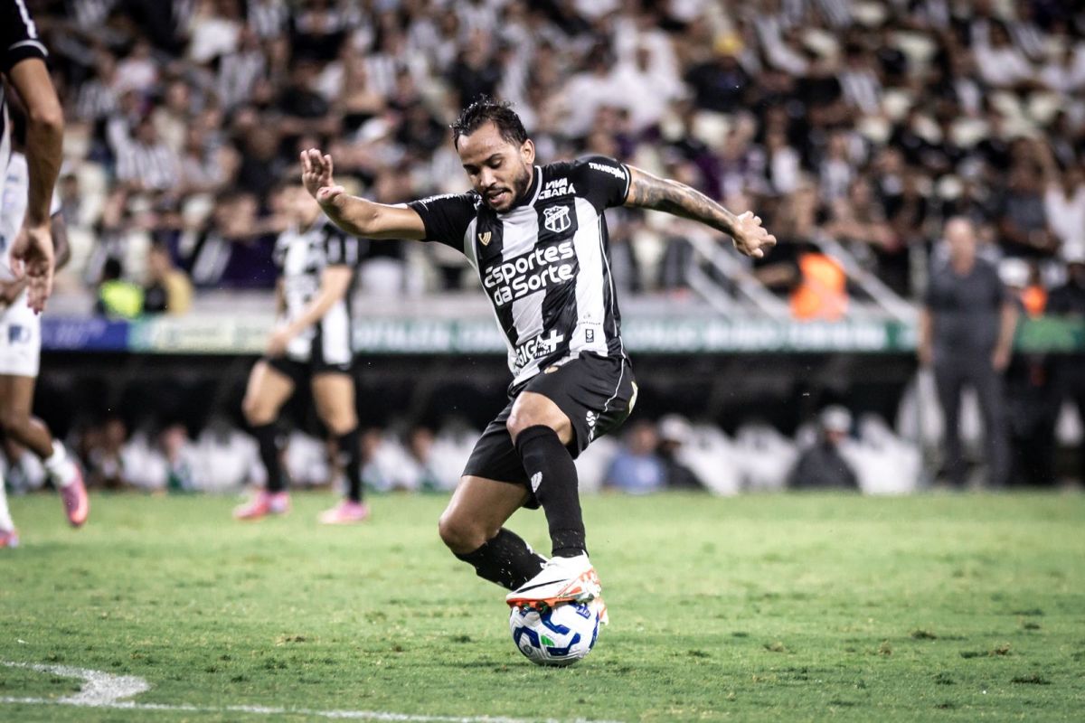 Ceará e Bahia empatam na Arena Castelão e seguem sem vitória no Brasileirão