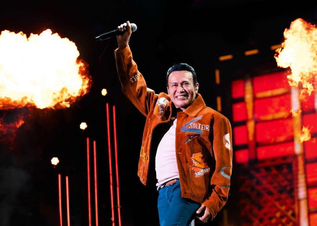 Zé Cantor lança projeto com grandes sucessos