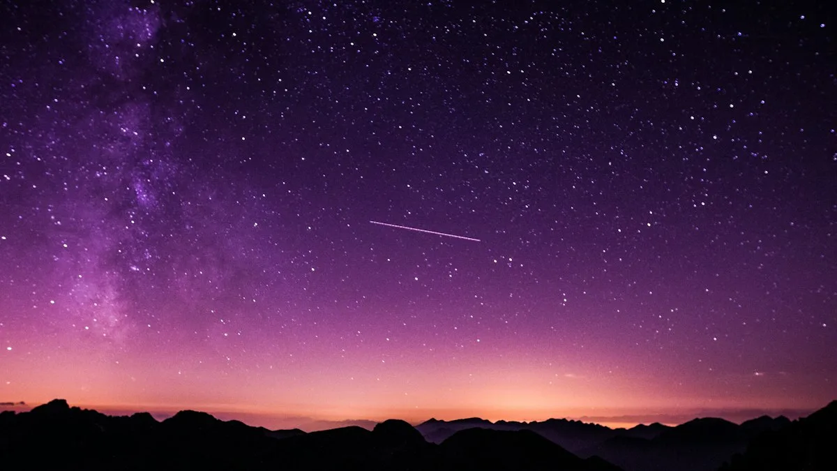 Aurora boreal e campo magnético terrestre durante atividade solar — Foto: Unsplash
