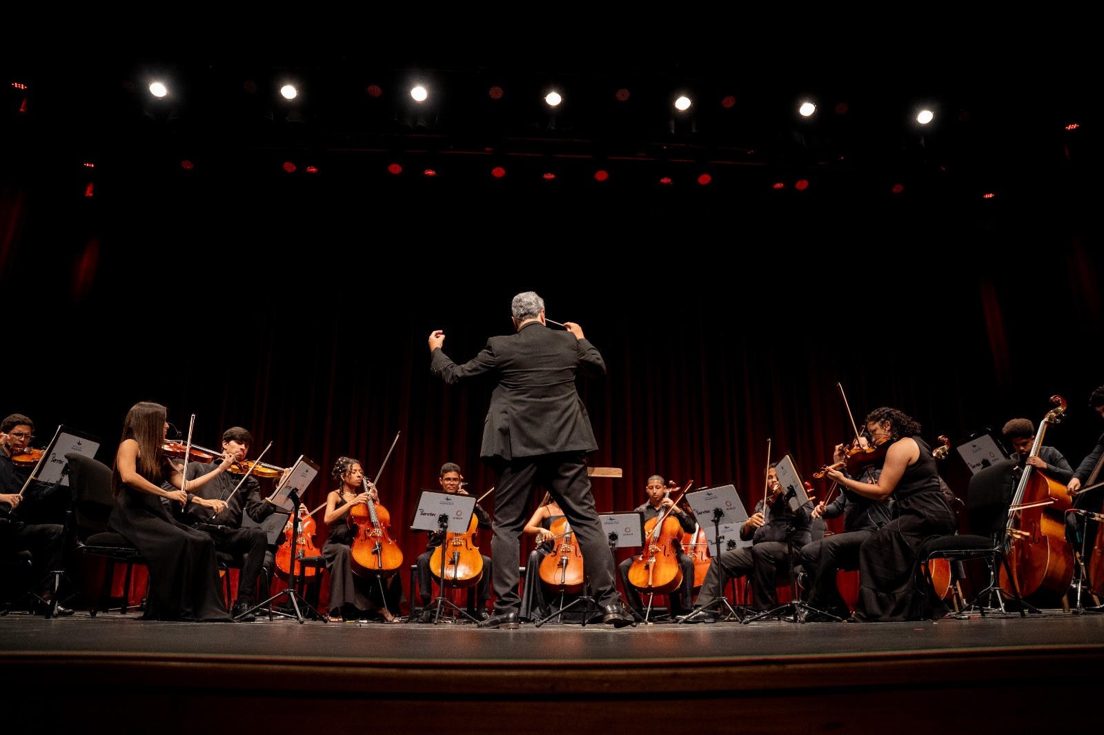 Orquestra Jacques Klein, Coral Vozes de Iracema e Solistas celebram a magia do cinema em espetáculo especial no Teatro RioMar Fortaleza